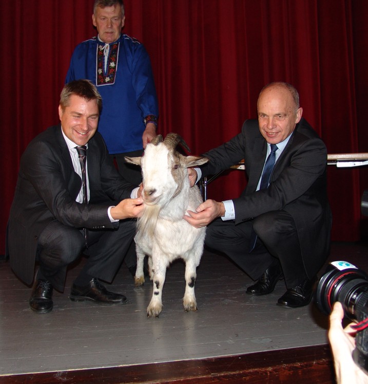 Capra-mascotă a unui partid de extremă dreaptă, furată şi vopsită